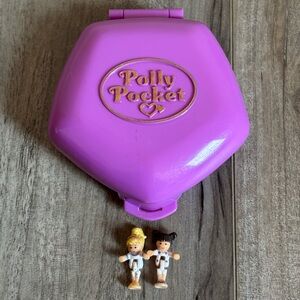 Rare variation - dark pink Slumber Party Video Fun vintage Polly Pocket COMPLETE